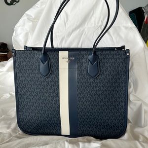 Michael Kors Heidi Large Tote